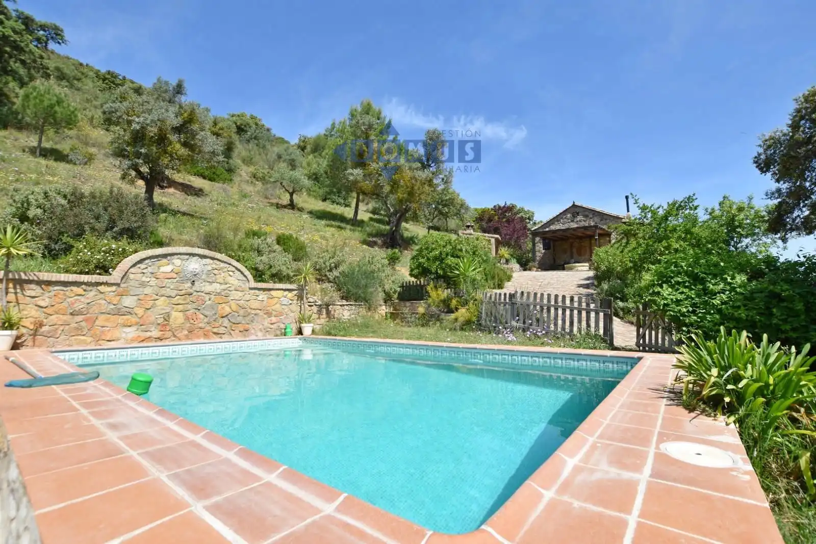 Jardín de Finca rústica en venta en Ronda con Aire acondicionado, Trastero y Piscina