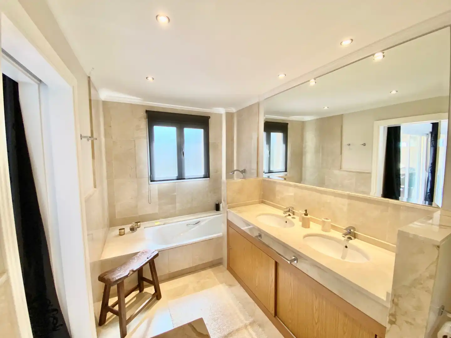 Apartments for rent in Benatalaya