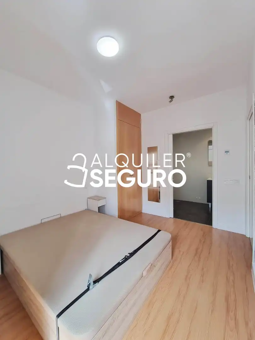 Bedroom of Flat for rent in El Escorial  with Heating, Terrace and Storage room
