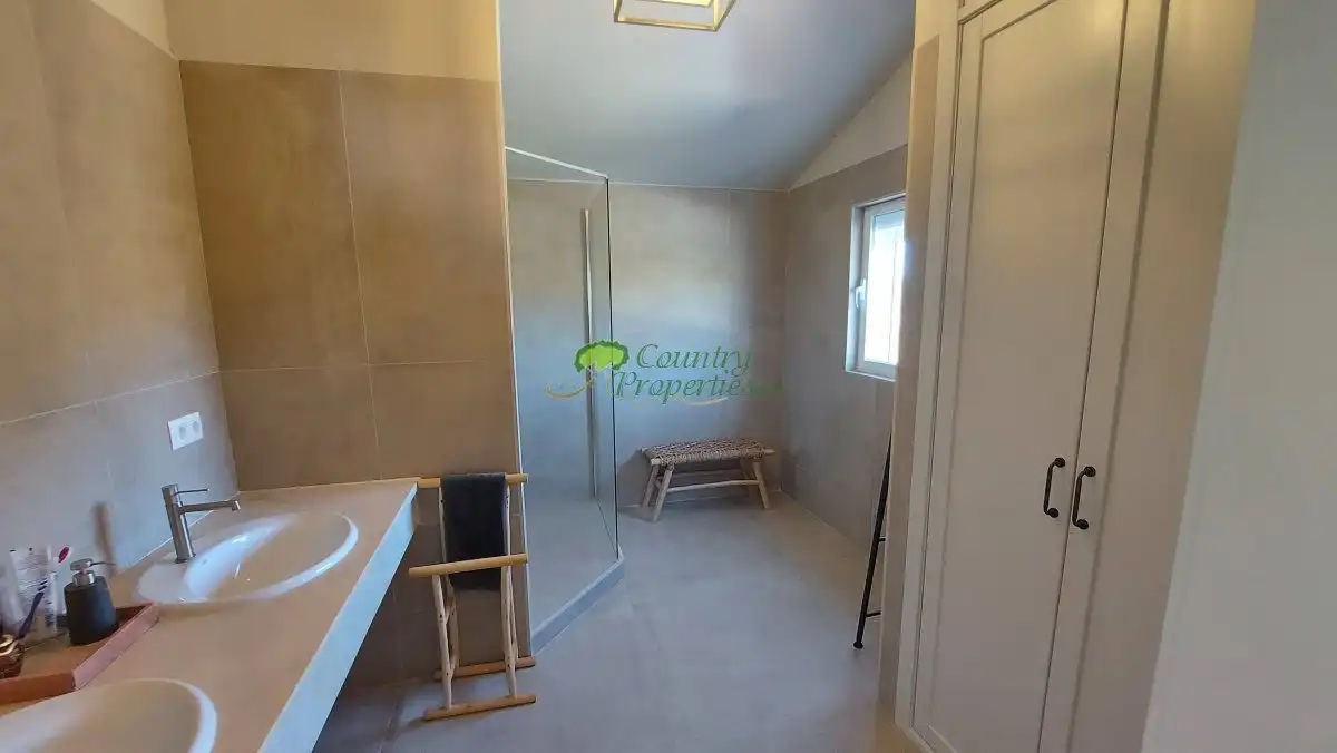 Baño de Finca rústica en venta en Cómpeta con Aire acondicionado, Terraza y Trastero