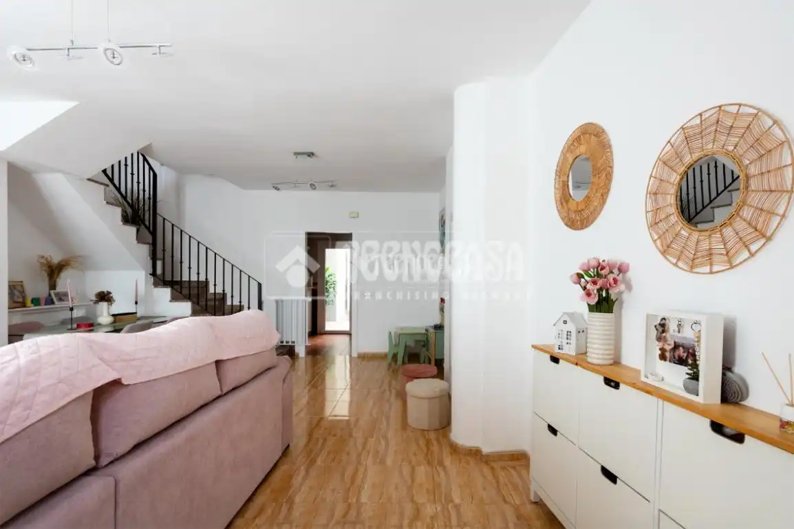 Sala de estar de Casa adosada en venta en Vélez-Málaga con Terraza