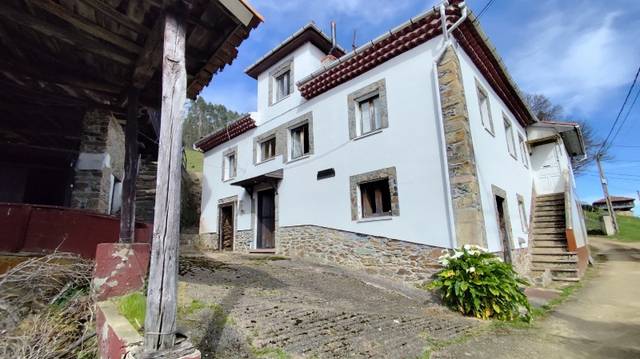 Casa adosada en Venta en N/A, -1 en Cudillero