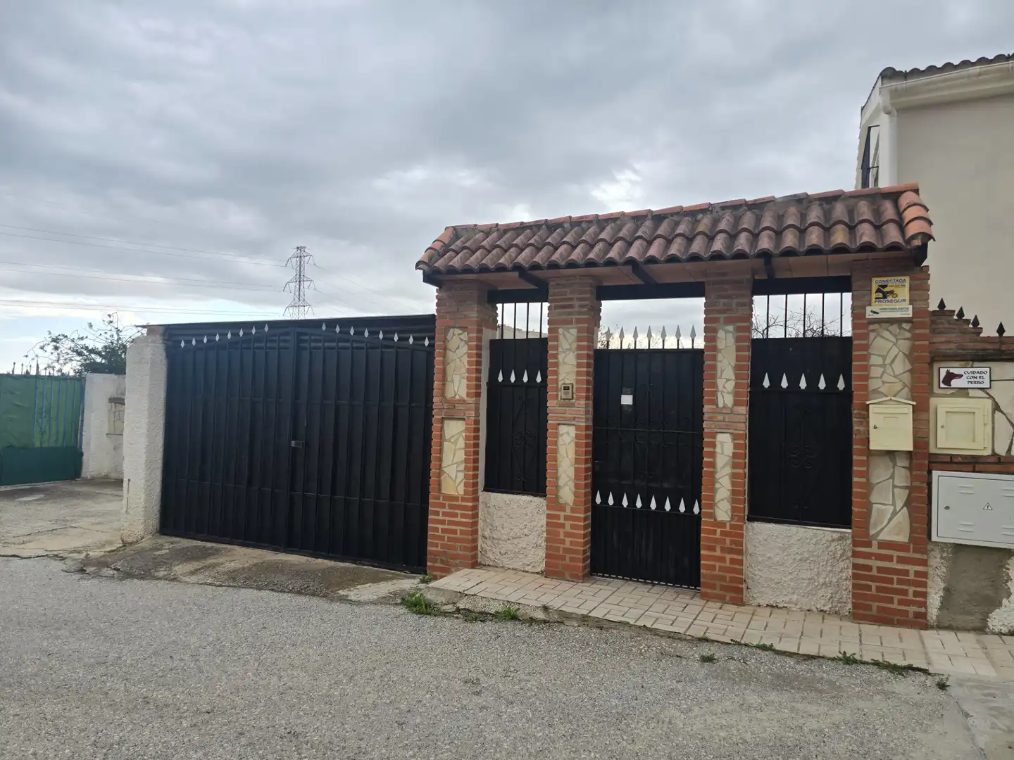 Außenansicht von Haus oder Chalet zum Verkauf in Alhaurín de la Torre mit Heizung, Privatgarten und Terrasse