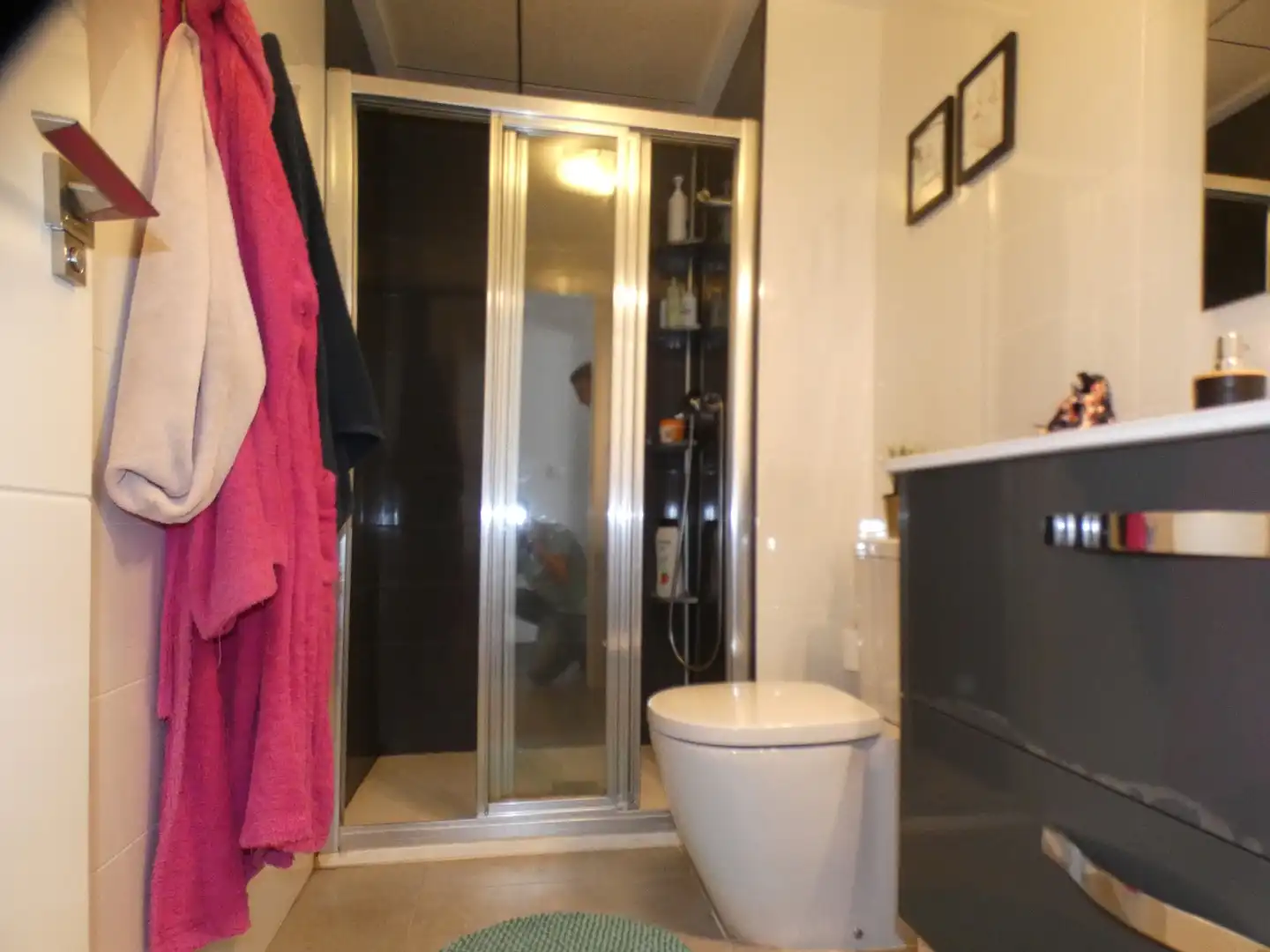 Badezimmer von Einfamilien-Reihenhaus zum Verkauf in San Pedro del Pinatar mit Klimaanlage, Privatgarten und Terrasse