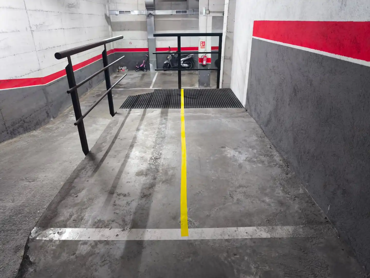 Einzelparkplatz zum Verkauf in Carrer de Cervantes 215, imagen 3
