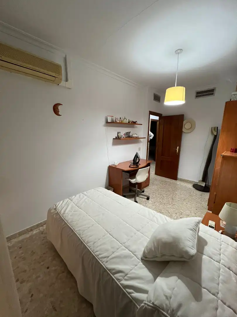 Schlafzimmer von Einfamilien-Reihenhaus zum Verkauf in La Rinconada mit Klimaanlage, Abstellraum und Balkon