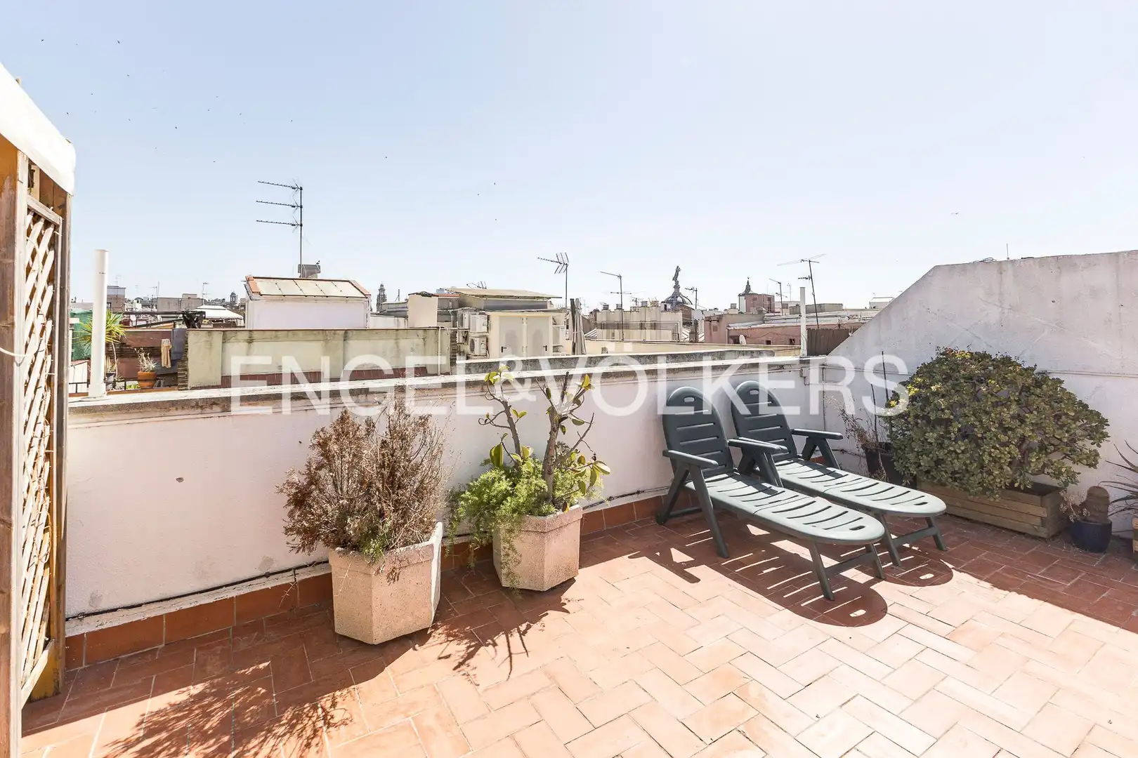 Terrasse von Dachboden zum Verkauf in Barcelona mit Klimaanlage, Heizung und Balkon
