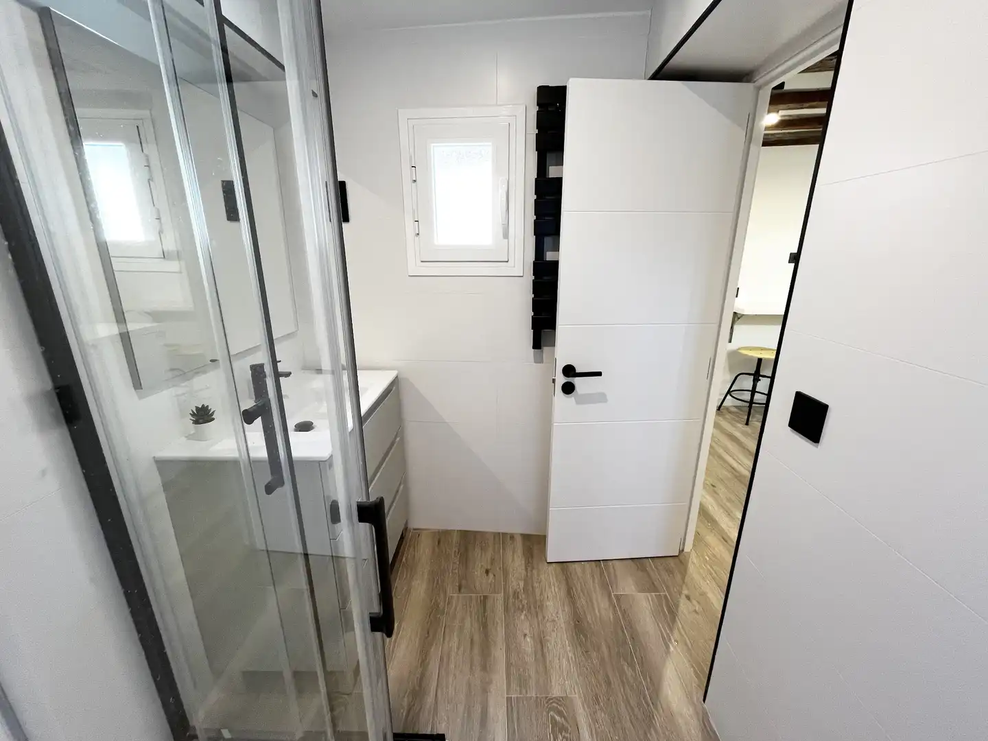 Baño de Estudio de alquiler en Madrid con Calefacción, Parquet y Amueblado