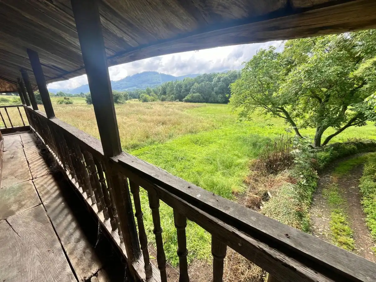 Vista exterior de Casa o chalet en venta en Salas con Calefacción y Trastero