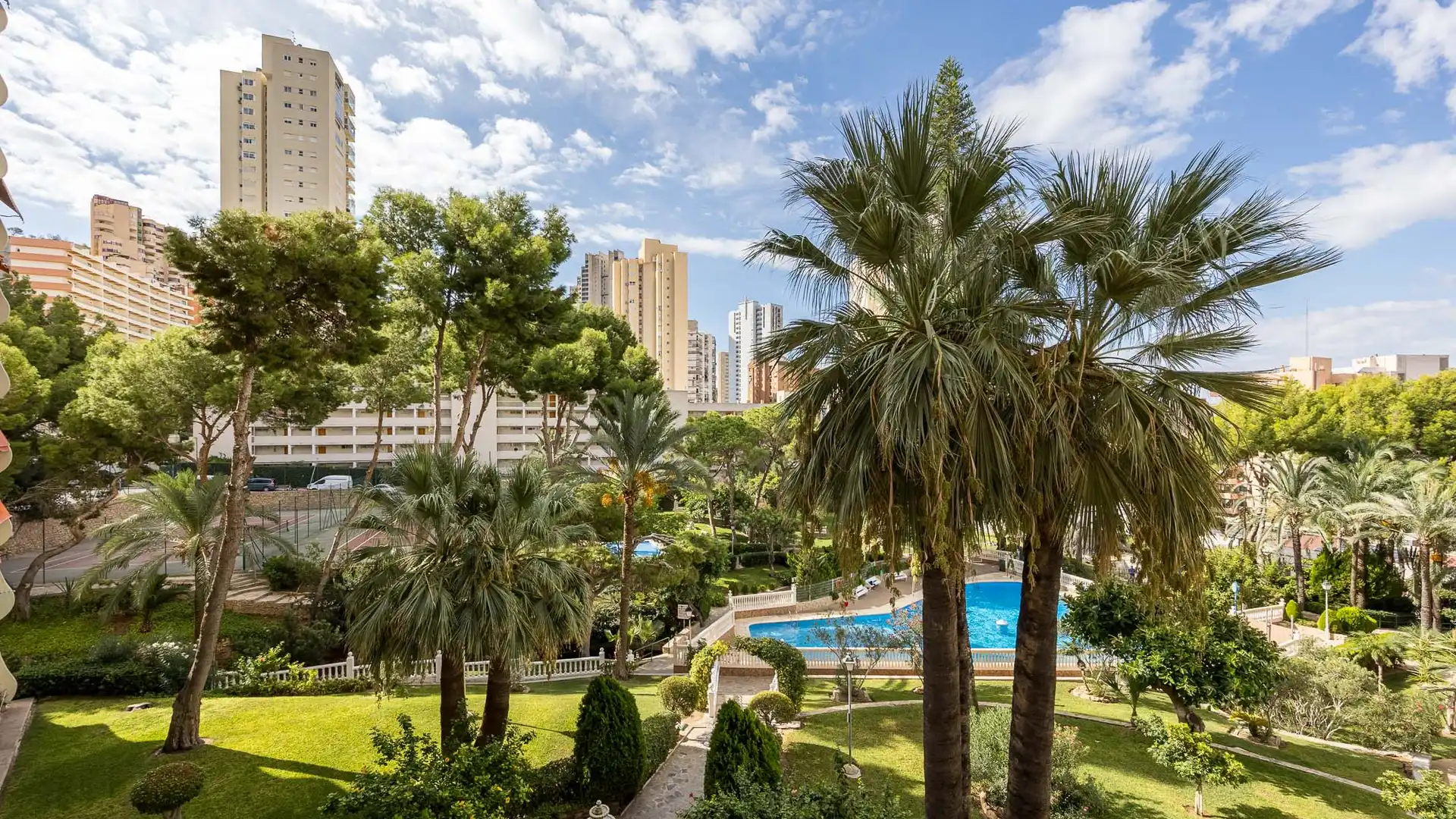 Jardín de Apartamento en venta en Benidorm con Calefacción, Piscina y Amueblado