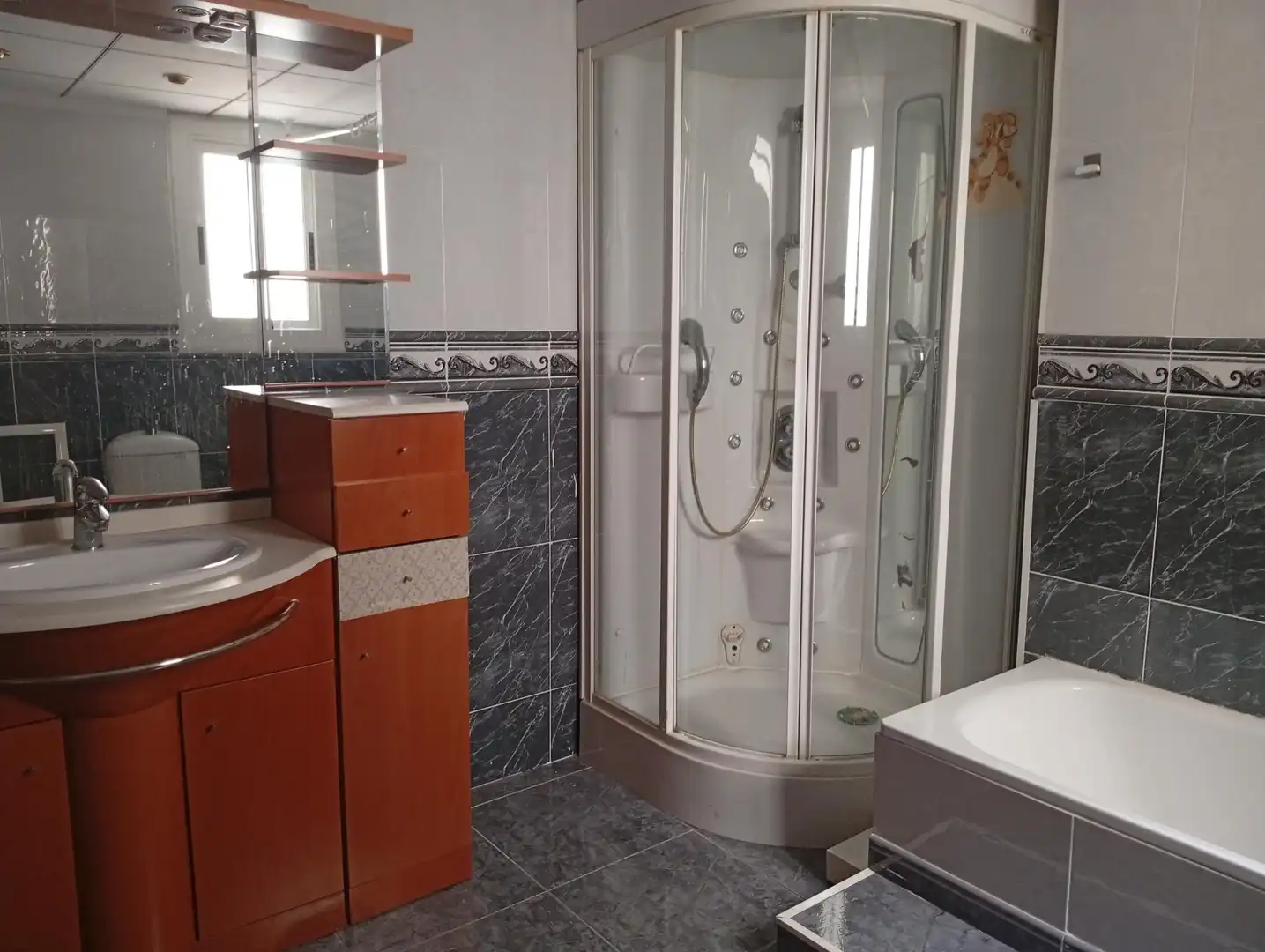 Baño de Piso en venta en Reus con Calefacción, Terraza y Balcón