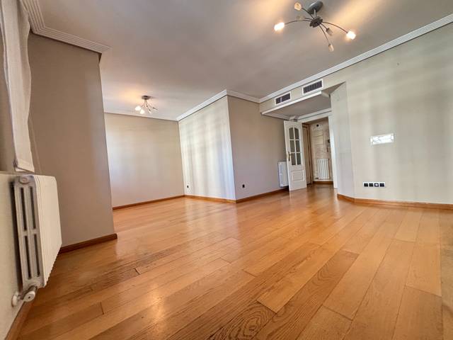 Dúplex en Venta en Calle del Teniente Coronel Valenzuela, 13 en Paseo Independencia