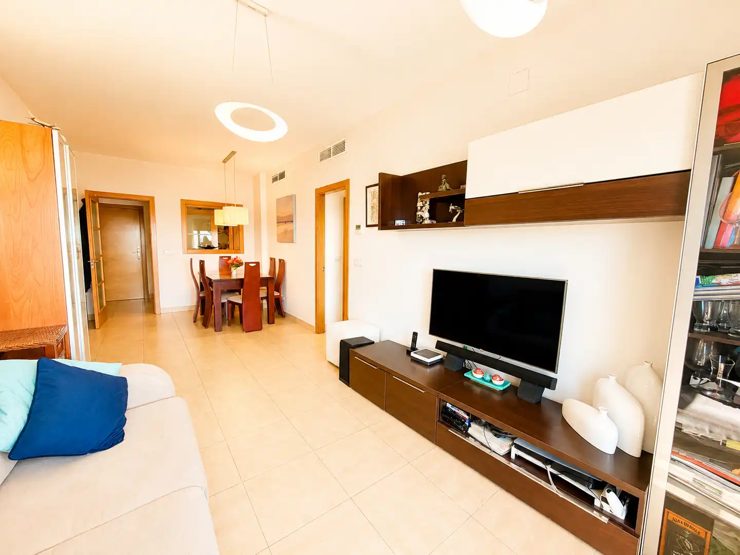 Living room of Flat for sale in Sevilla  with Air Conditioner and Community pool