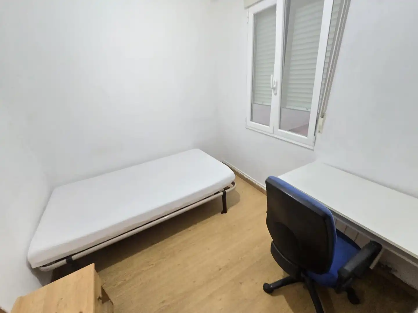Habitación de Piso de alquiler en Vigo  con Calefacción, Parquet y Amueblado