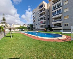 Piscina de Casa adosada en venda en Torrevieja amb Aire condicionat, Calefacció i Jardí privat