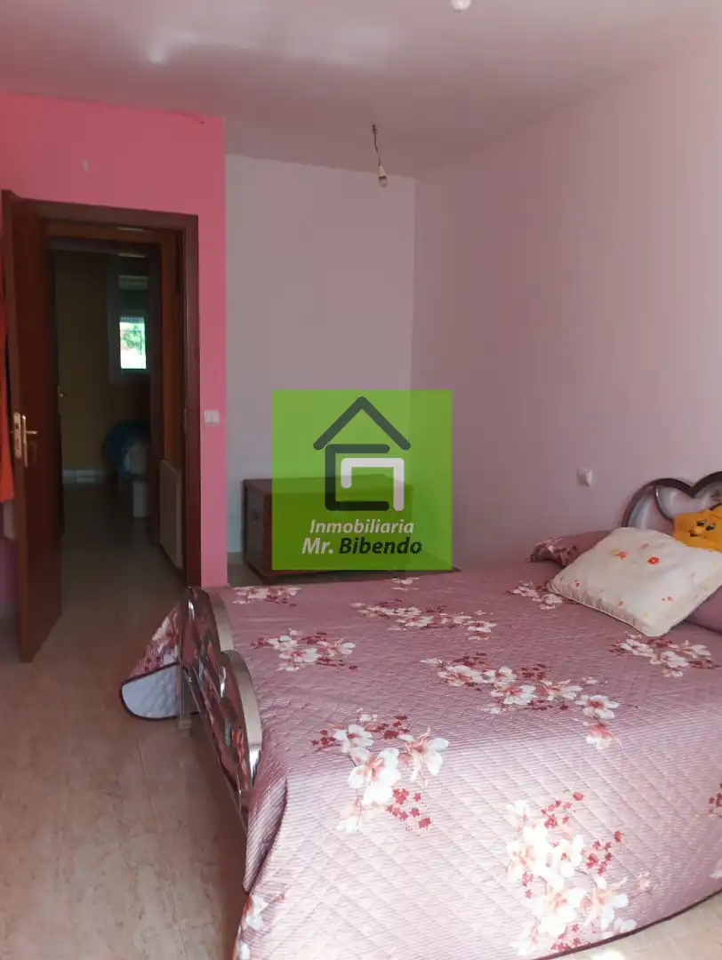 Dormitori de Casa o xalet en venda en Muelas del Pan amb Calefacció i Jardí privat