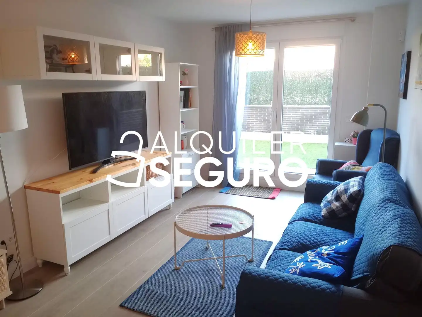 Living room of Flat for rent in Valladolid  with Heating, Terrace and Swimming Pool