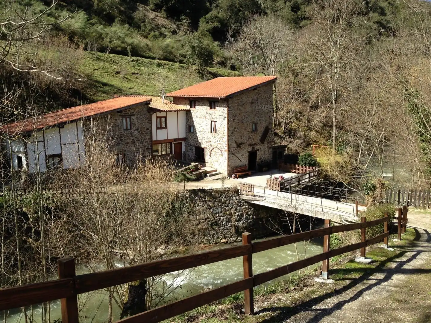 Casa o xalet en venda en Pesaguero amb Calefacció, Terrassa i Moblat