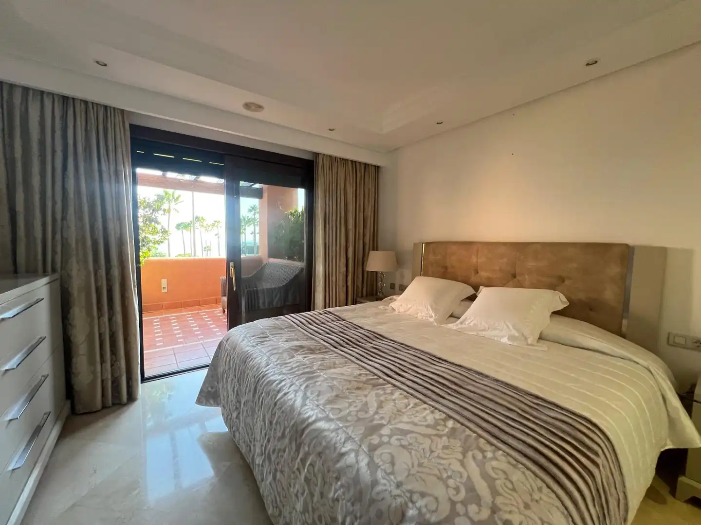 Bedroom of Flat for sale in Estepona  with Air Conditioner, Private garden and Terrace