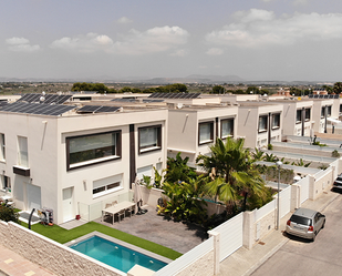 Vista exterior de Casa o xalet en venda en Santa Pola amb Calefacció, Terrassa i Piscina