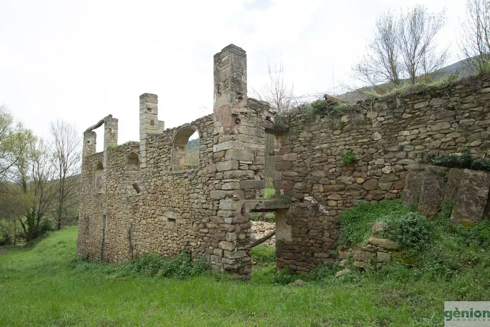 Außenansicht von Country house zum Verkauf in Camós mit Privatgarten und Abstellraum