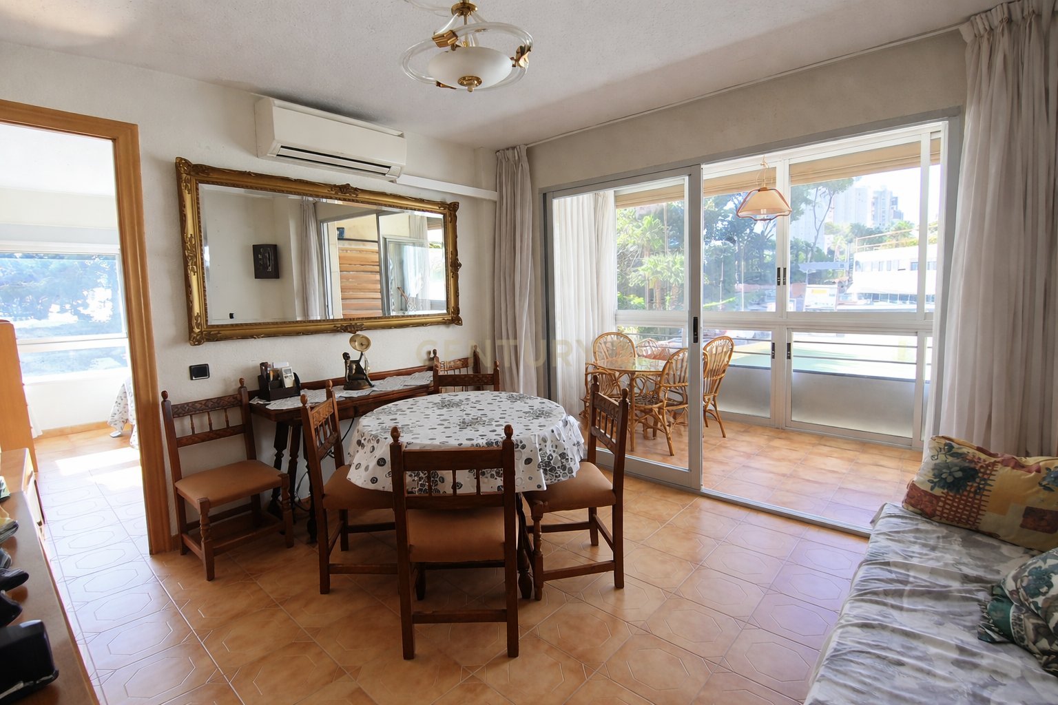 Dining room of Apartment to rent in Benidorm  with Air Conditioner, Private garden and Washing machine