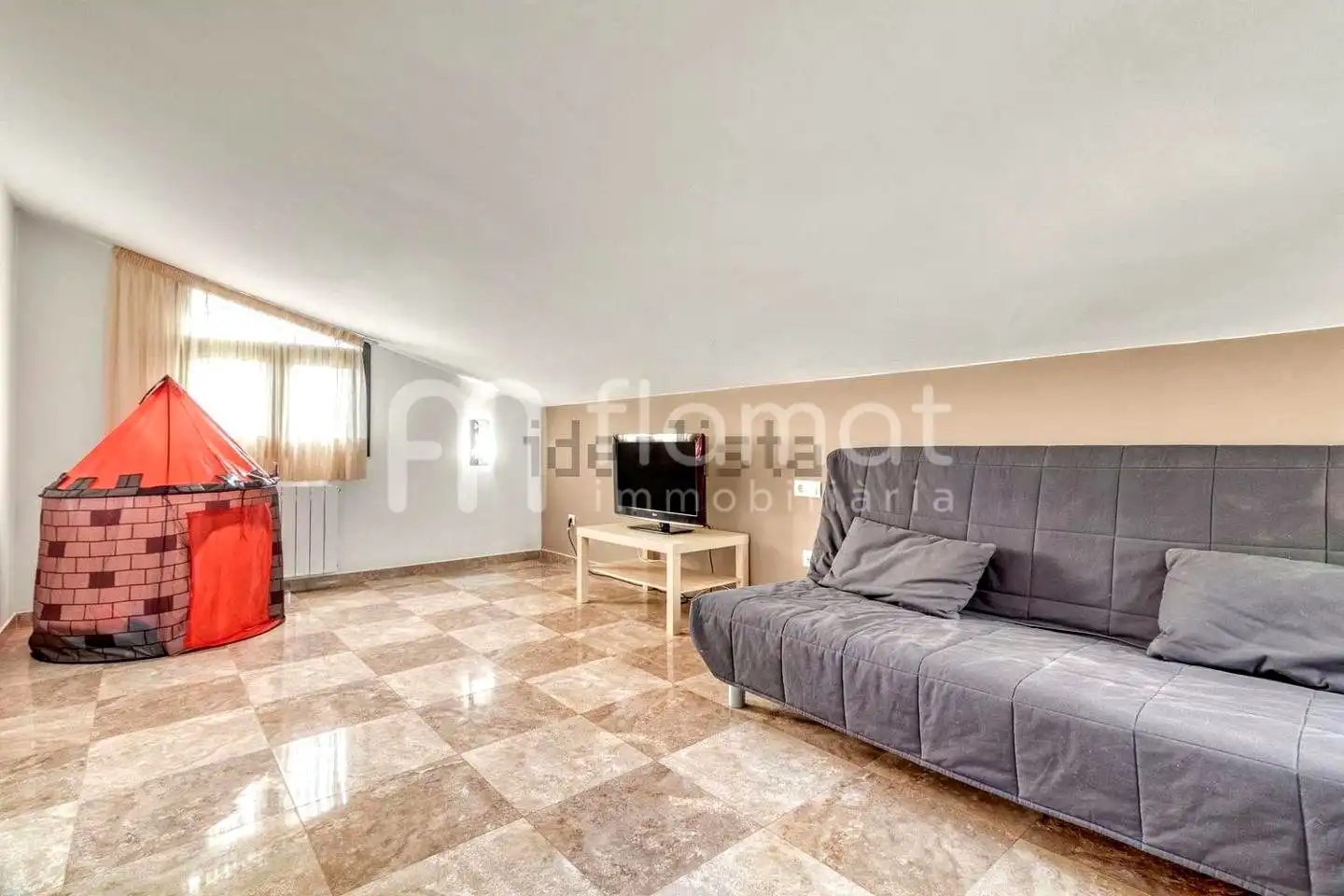 Sala d'estar de Casa o xalet en venda en Tordera amb Jardí privat i Piscina