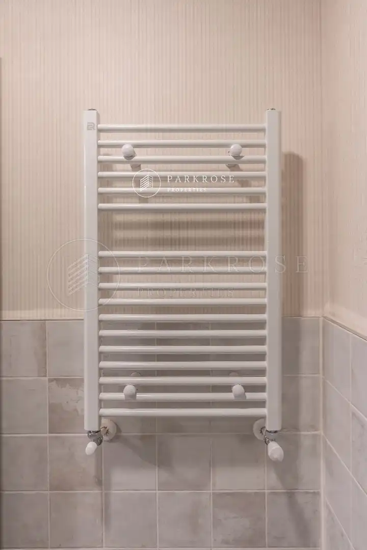 Bathroom of Flat for sale in Madrid  with Air Conditioner, Heating and Terrace