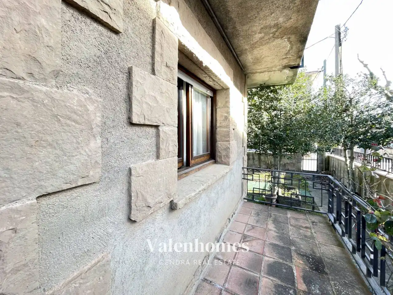 Vista exterior de Casa o xalet en venda en L'Estany amb Calefacció, Jardí privat i Terrassa