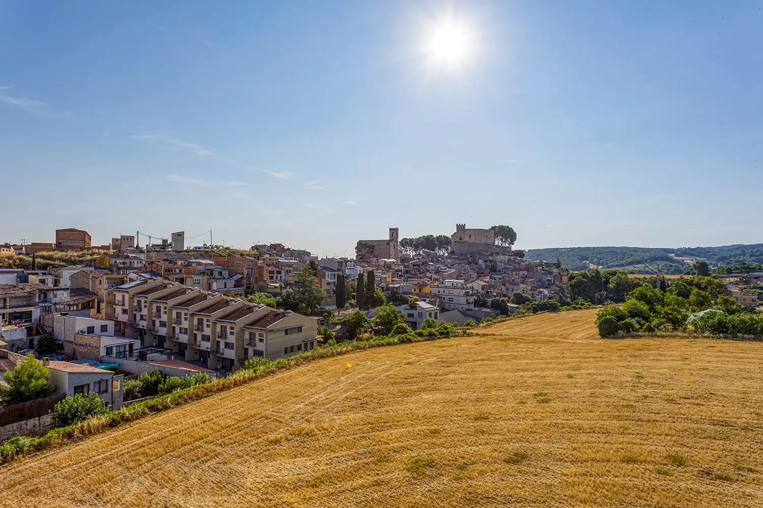 Außenansicht von Wohnung zum Verkauf in Sant Martí de Tous mit Terrasse, Abstellraum und Balkon