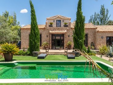 Casa rústica en venda a Castillo de Freila