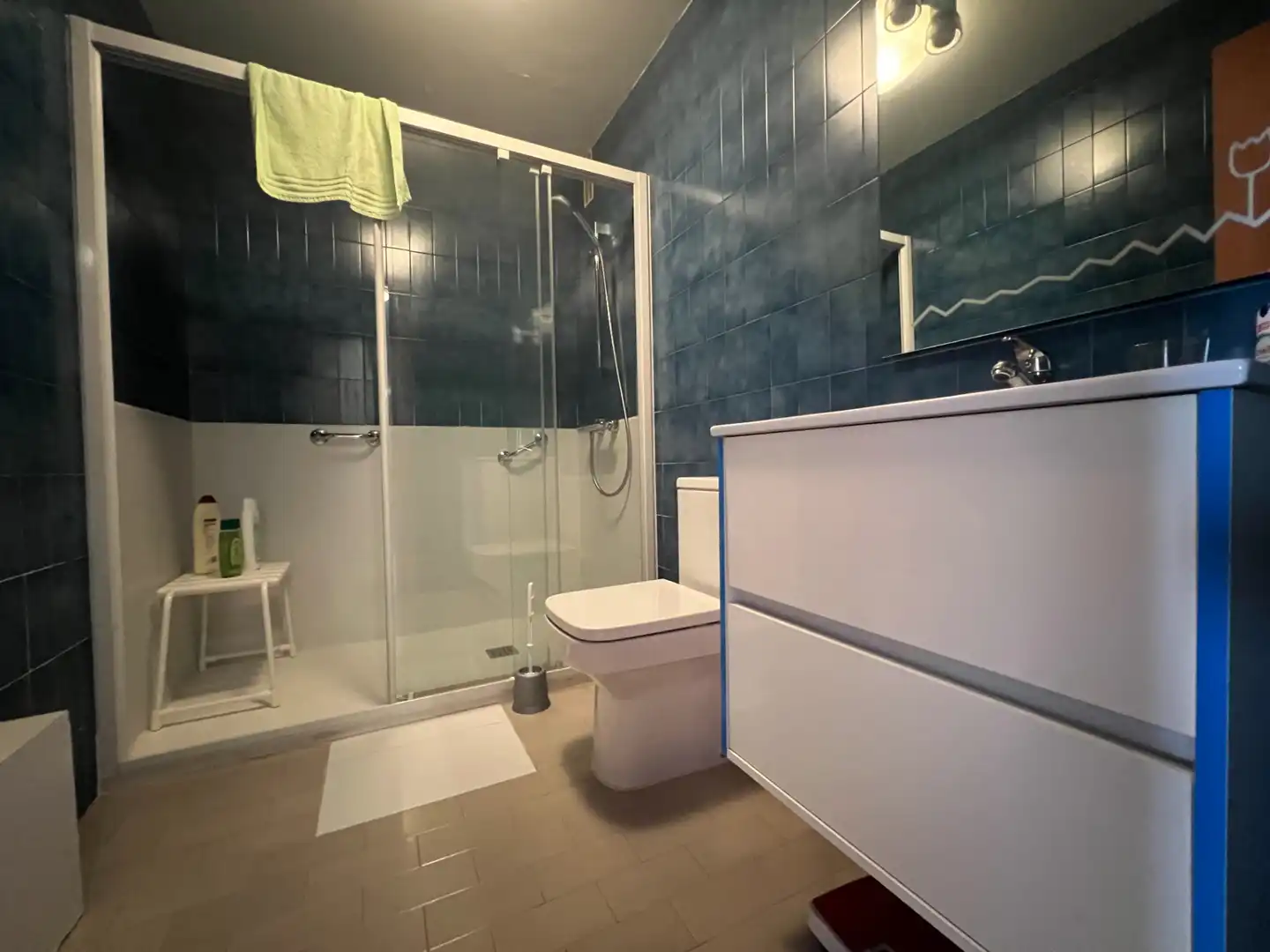 Badezimmer von Wohnung zum Verkauf in Jaca mit Abstellraum und Balkon