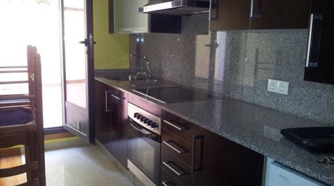 Foto 2 de Piso en venta en Avenida Ramón Nieto, Lavadores, Vigo