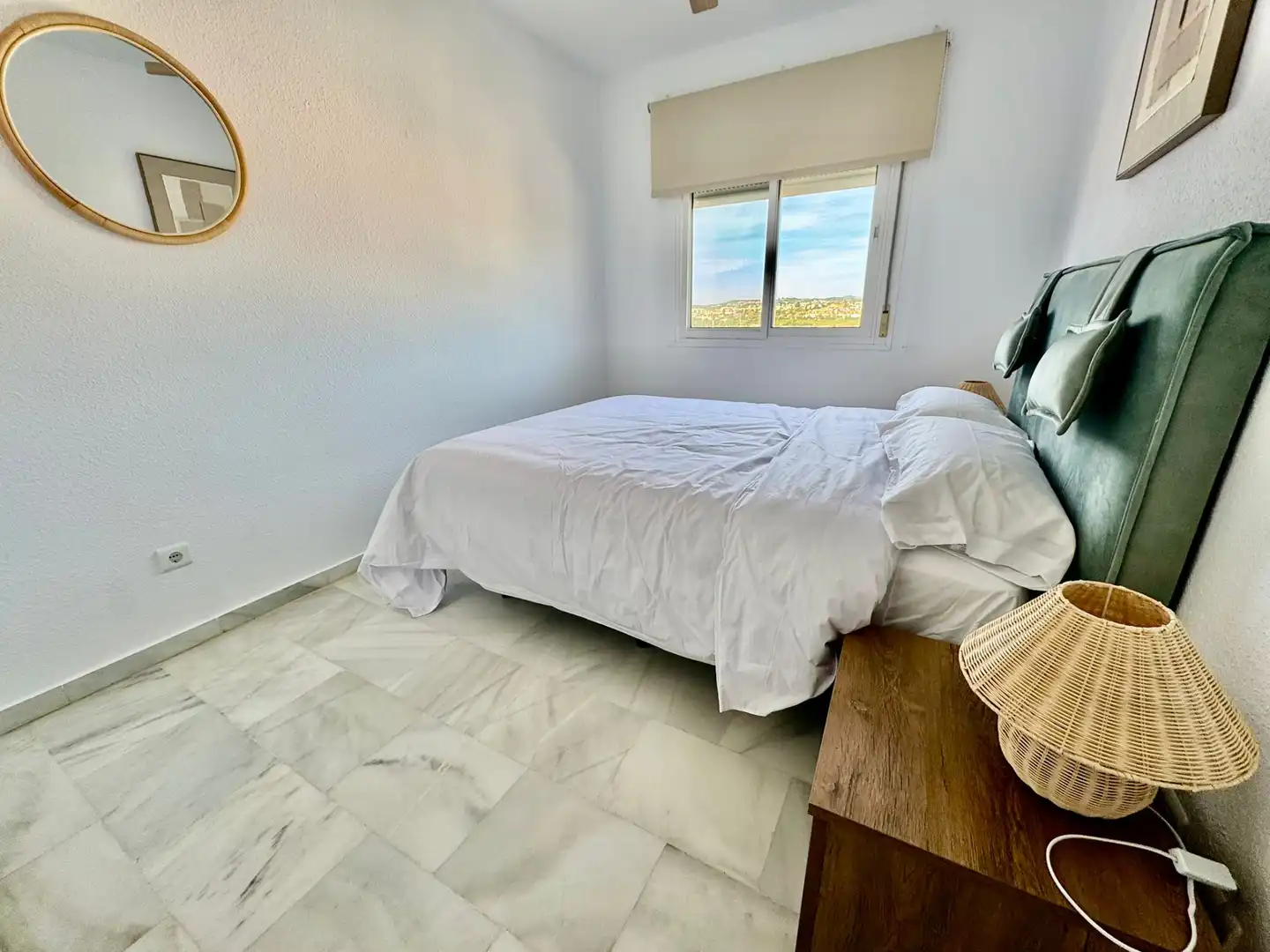 Habitación de Apartamento en venta en Fuengirola con Aire acondicionado, Terraza y Amueblado
