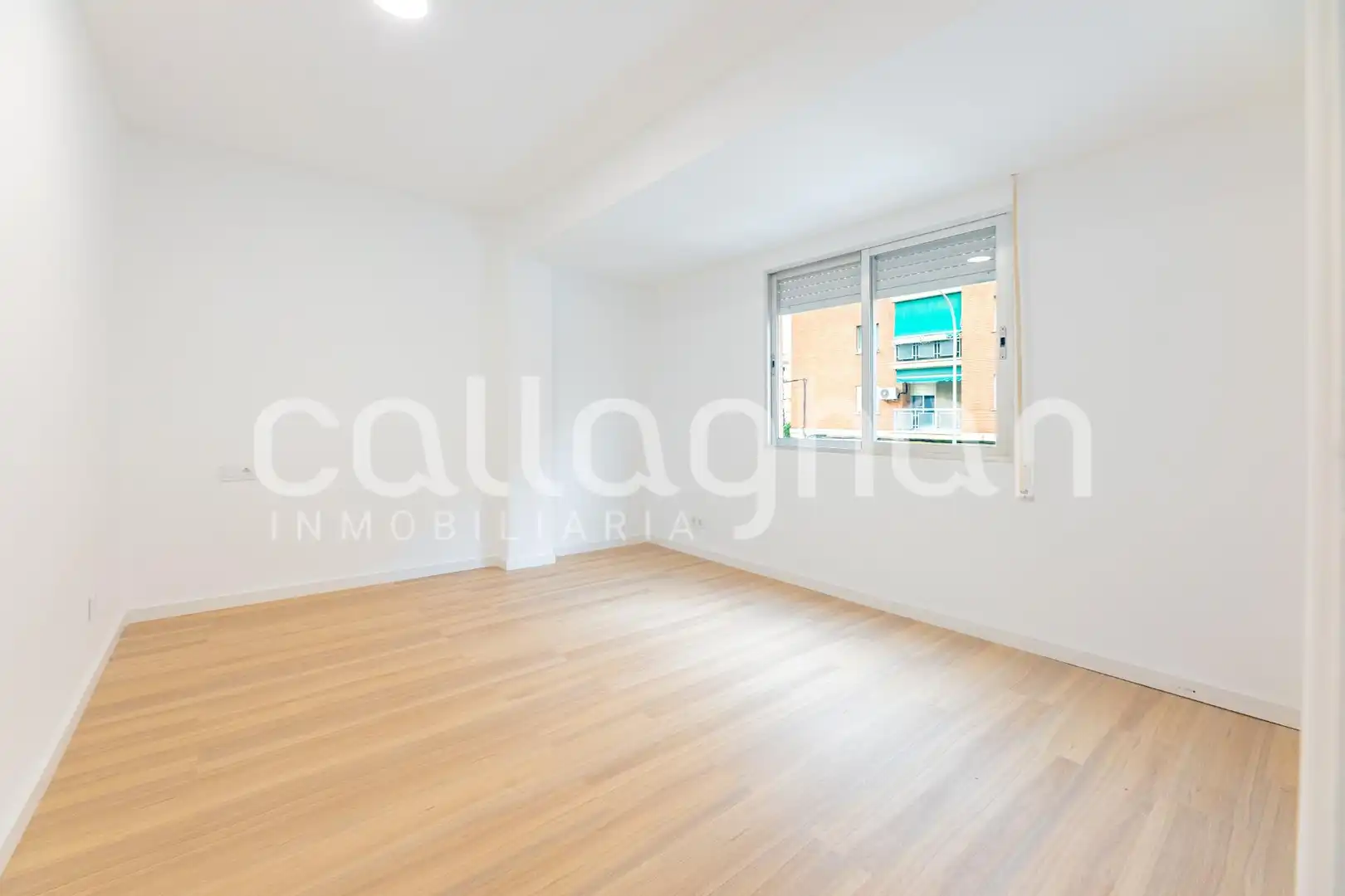 Piso en venta en Valencia con Balcón
