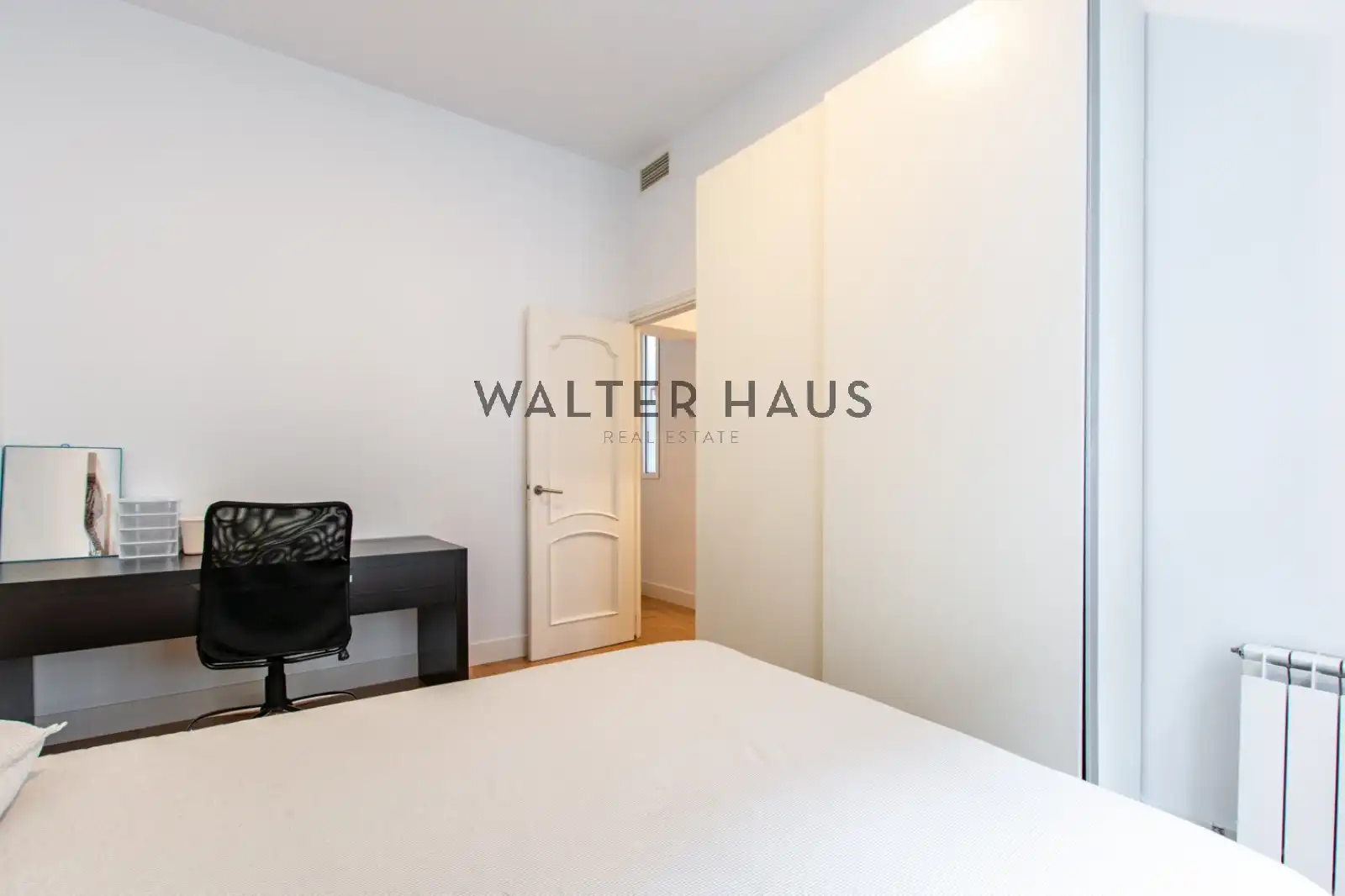 Piso con terraza en venta en Calle de la Luna, imagen 19
