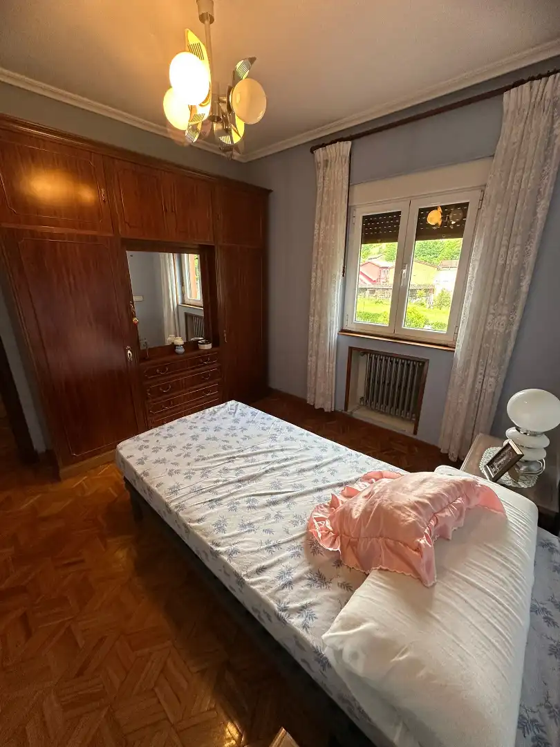 Habitación de Casa adosada en venta en San Martín del Rey Aurelio con Calefacción, Jardín privado y Terraza