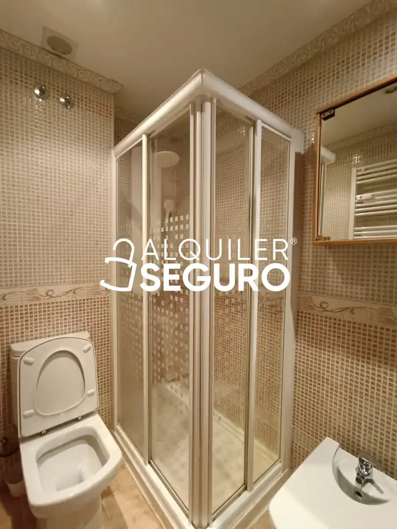 Baño de Piso de alquiler en Valdemoro con Aire acondicionado, Calefacción y Terraza
