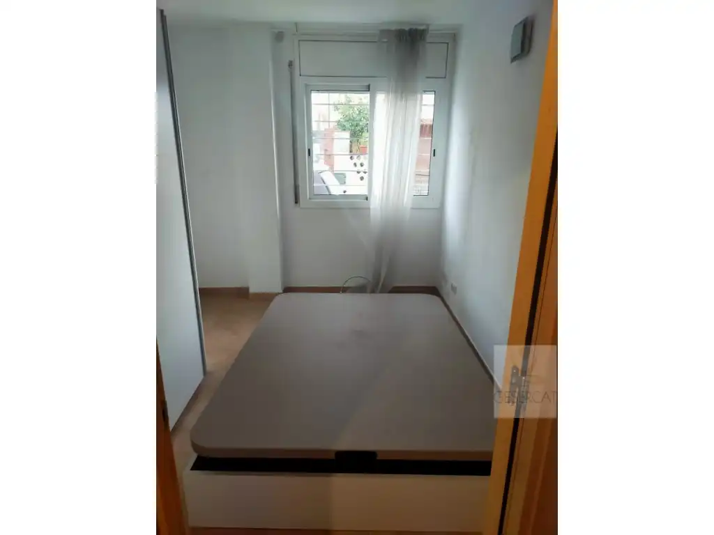 Dormitori de Pis en venda en Rubí