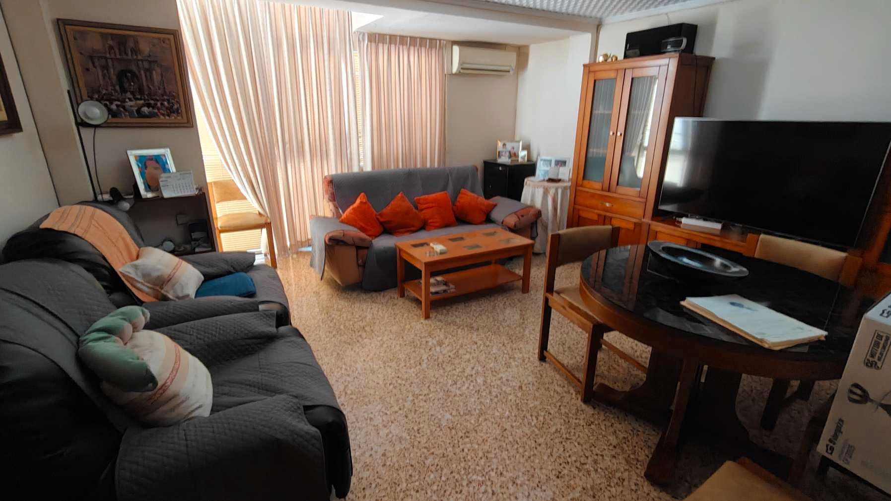 Sala d'estar de Pis en venda en Algemesí amb Moblat i Balcó