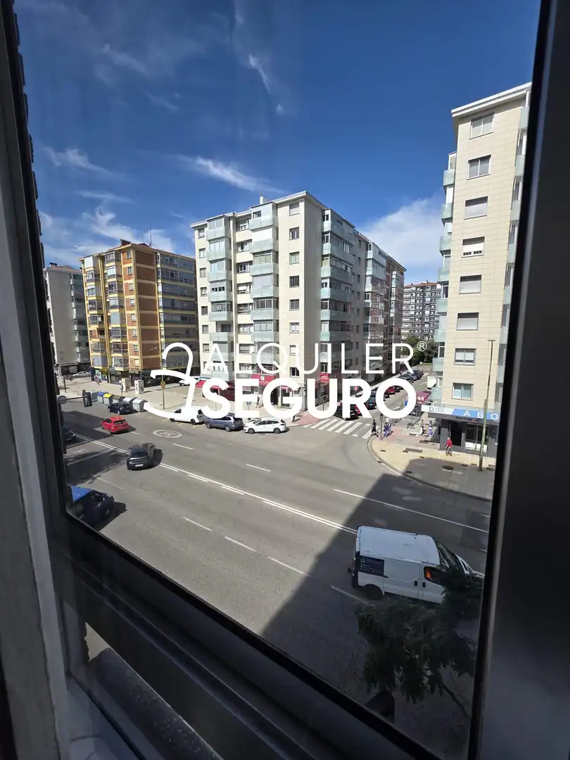 Vista exterior de Piso de alquiler en Burgos con Calefacción, Terraza y Amueblado