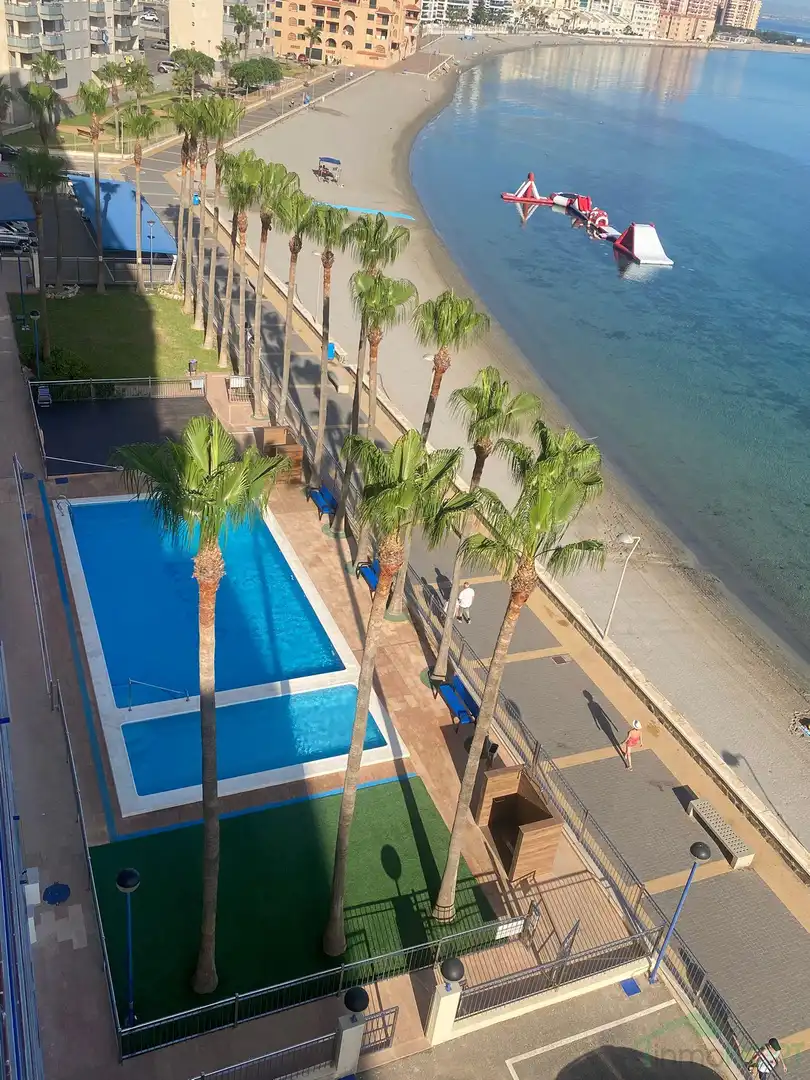 Piscina de Pis en venda en La Manga del Mar Menor amb Aire condicionat, Calefacció i Terrassa