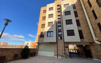 Exterior view of Flat for sale in  Logroño  with Swimming Pool