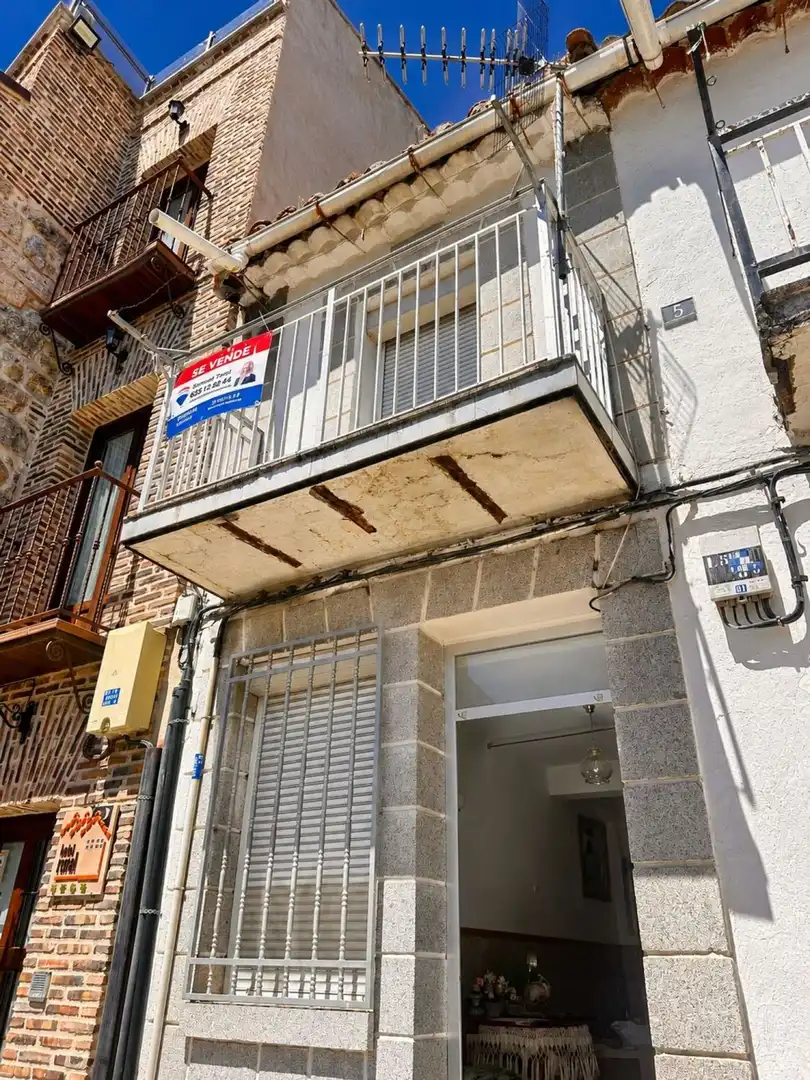Außenansicht von Haus oder Chalet zum Verkauf in El Hoyo de Pinares  mit Abstellraum