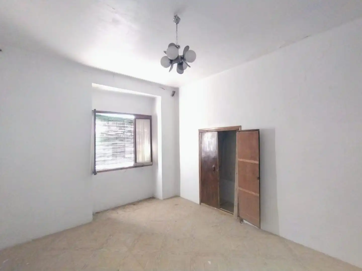 Casa adosada en venda en Campo de Criptana amb Balcó