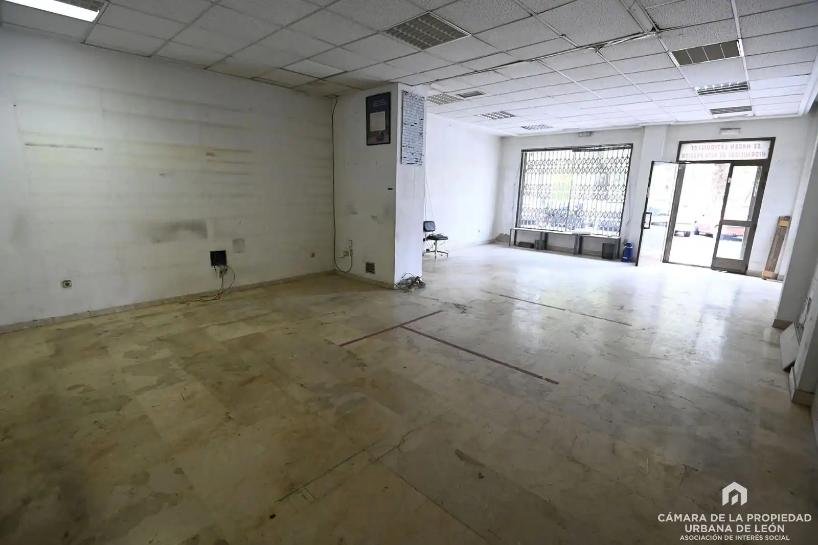 Local comercial en venda a MURILLO, imagen 4