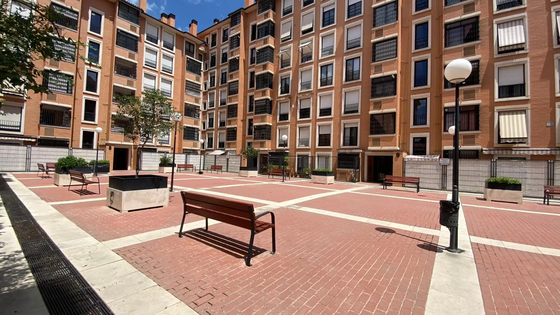 Exterior view of Flat for sale in Arganda del Rey  with Air Conditioner, Heating and Storage room