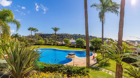 Foto 3 de Piso en venta en Los Arqueros - Puerto del Almendro, Benahavís