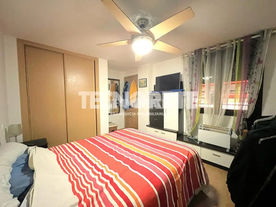 Schlafzimmer von Wohnung zum Verkauf in Cobisa mit Heizung und Privatgarten