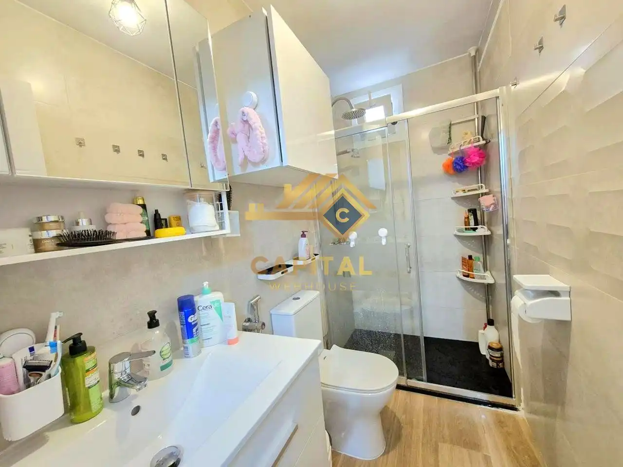 Bathroom of Flat for sale in Madrid  with Air Conditioner, Heating and Balcony